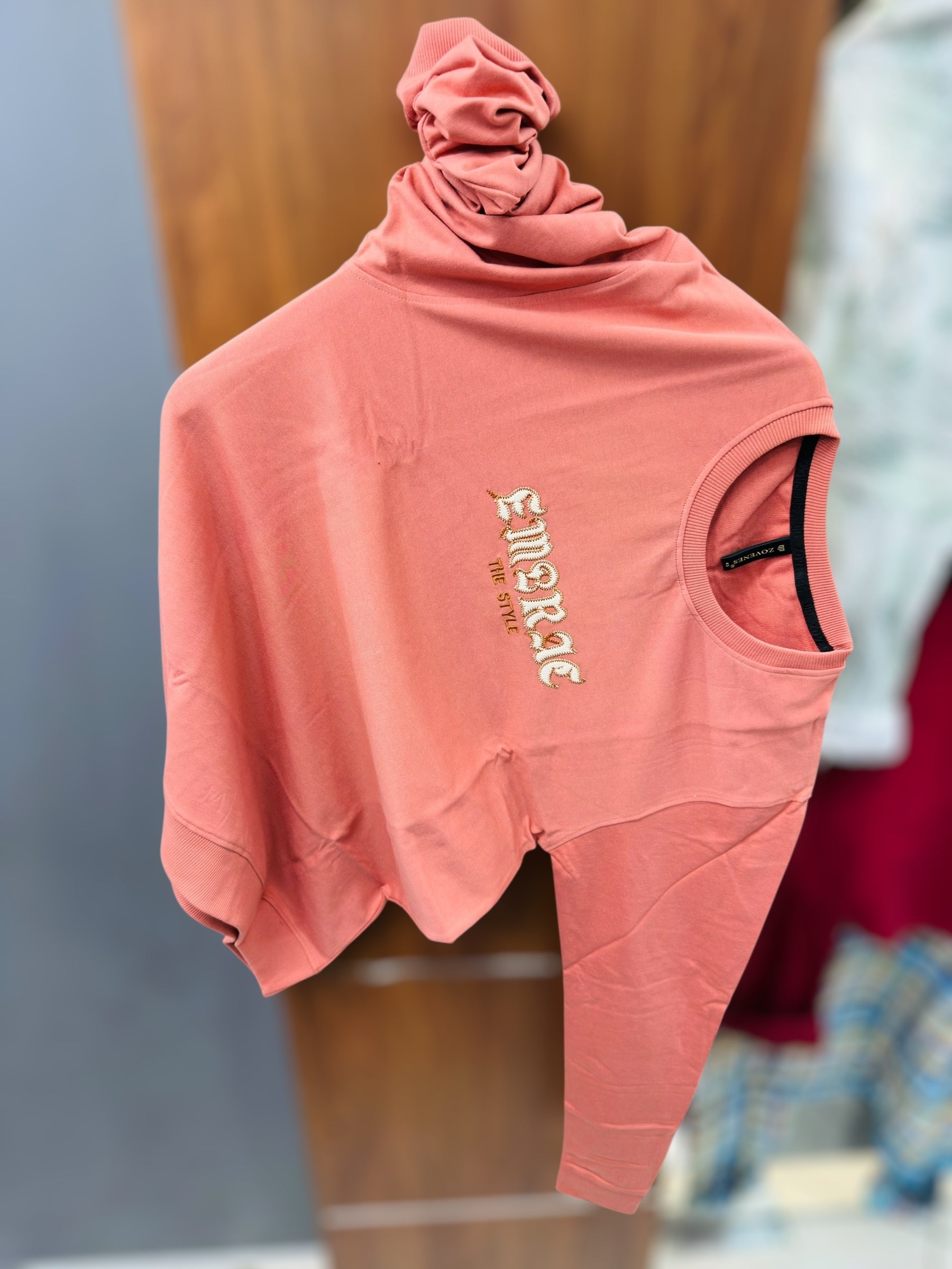 Full sellve T-shirt