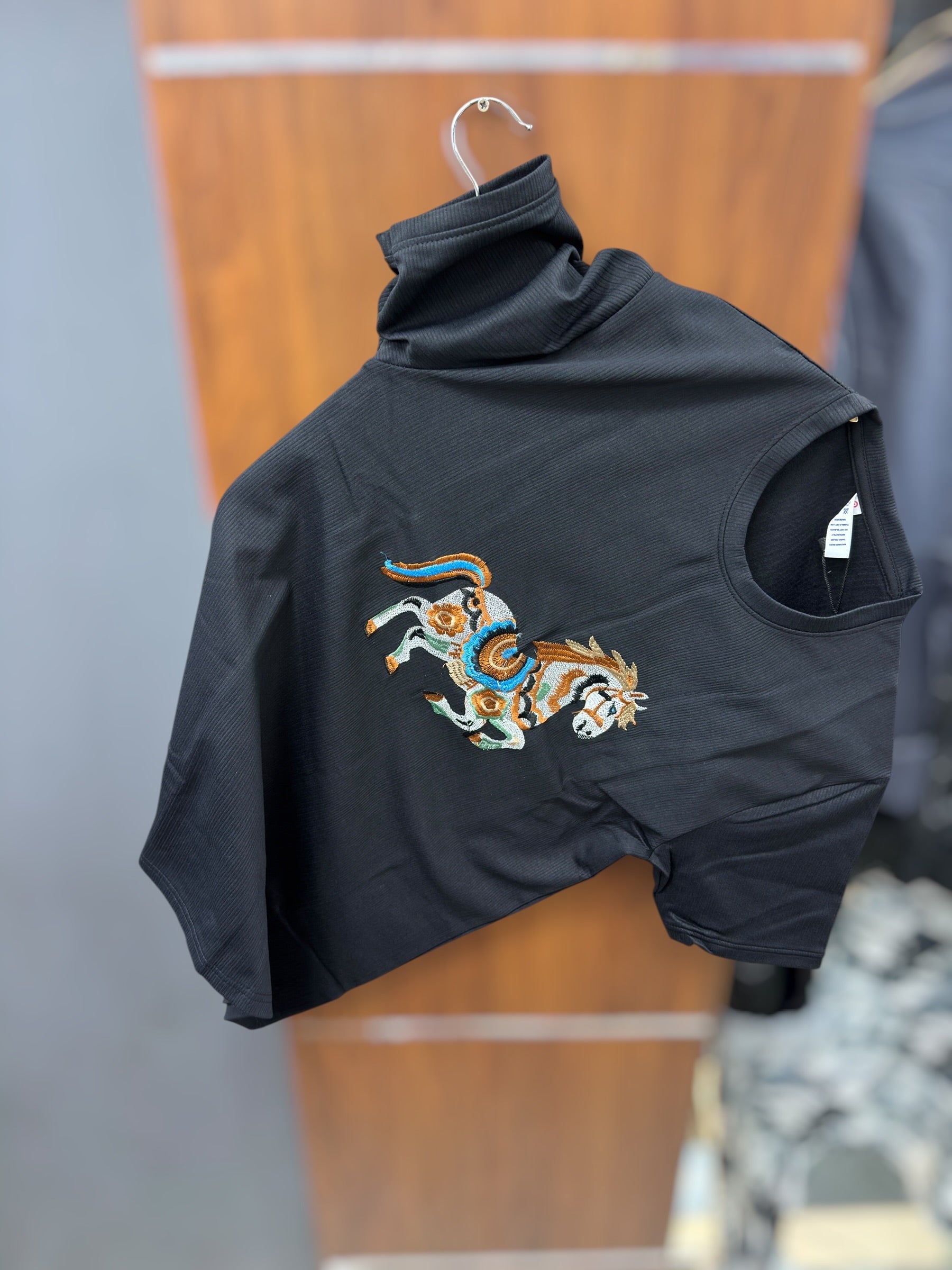 Embroidery T-shirt