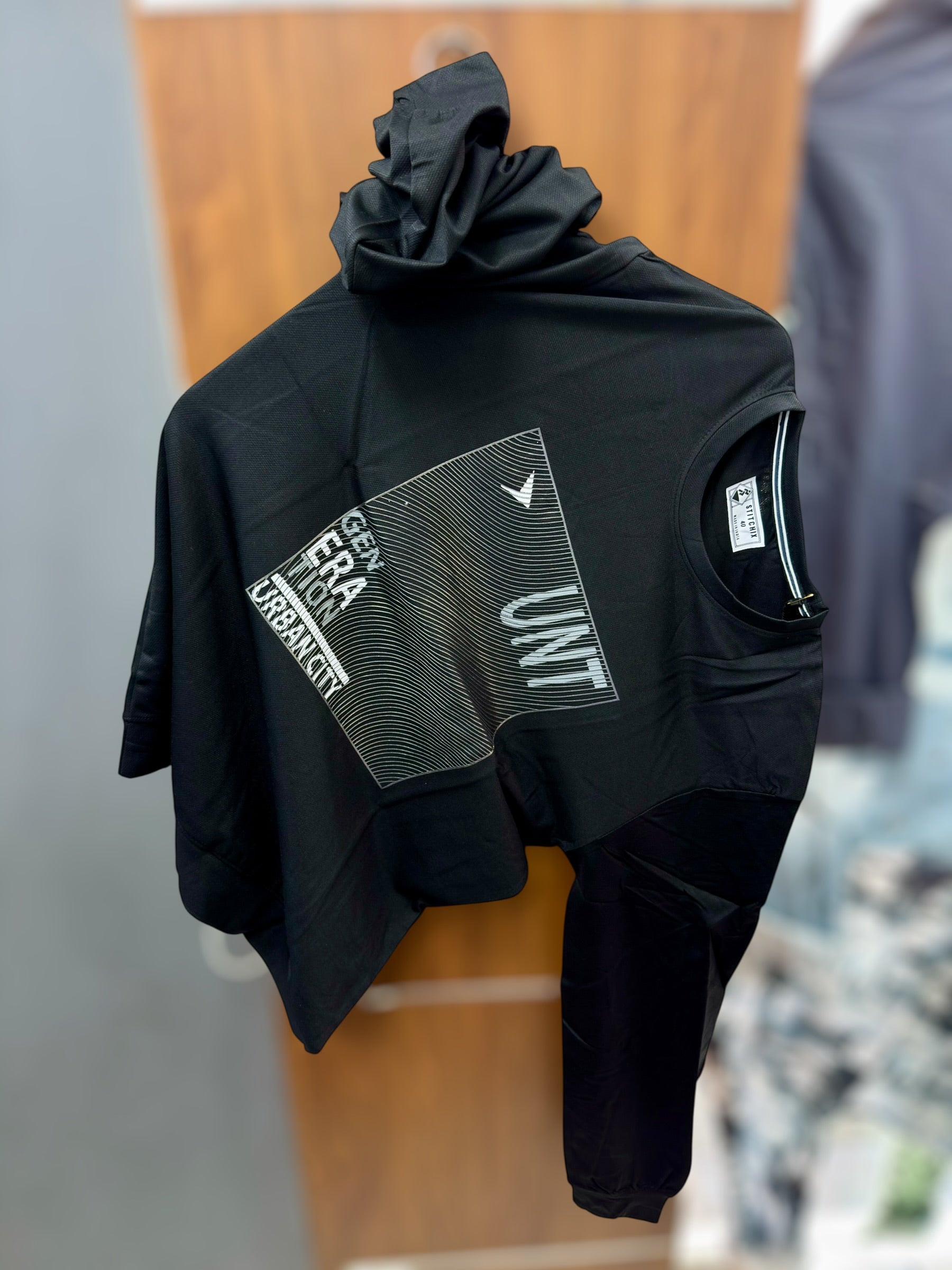 Full sellve T-shirt