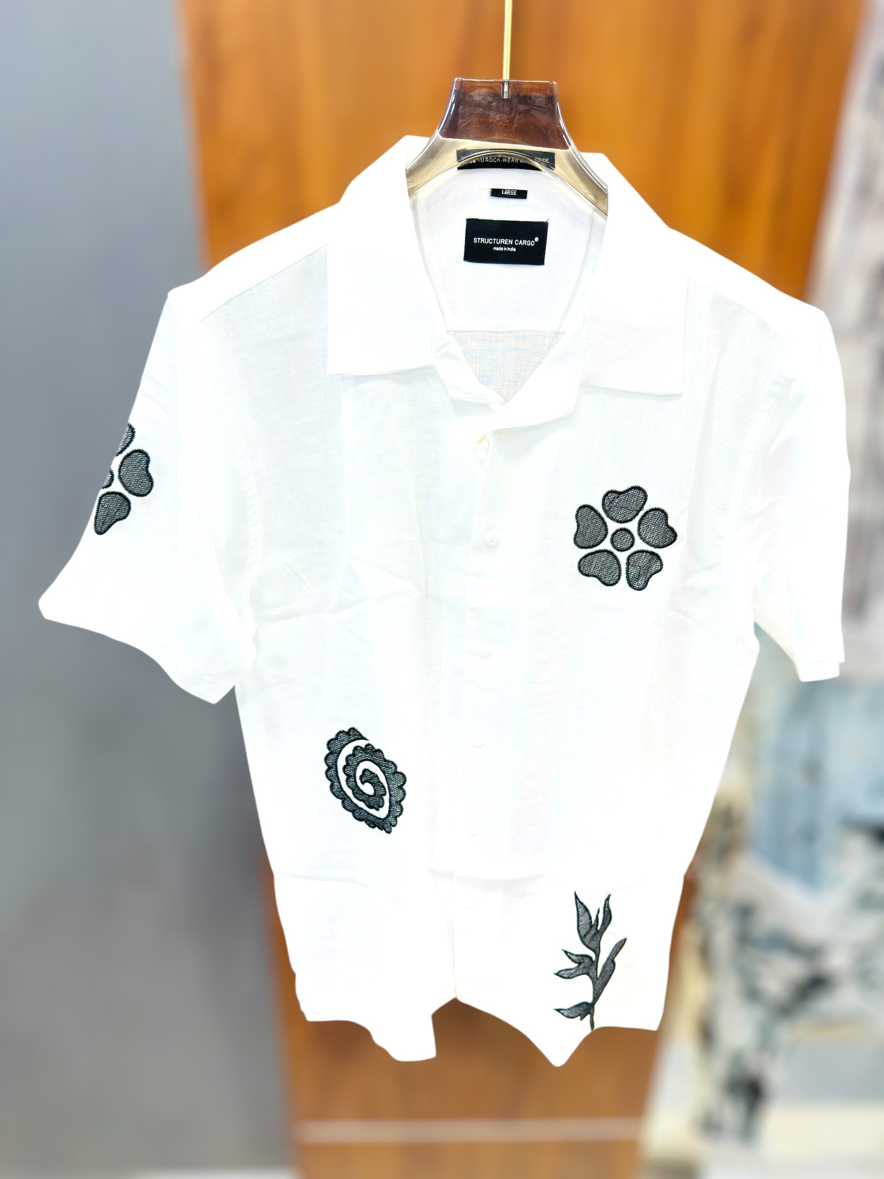 Half sleeve embroidery shirt