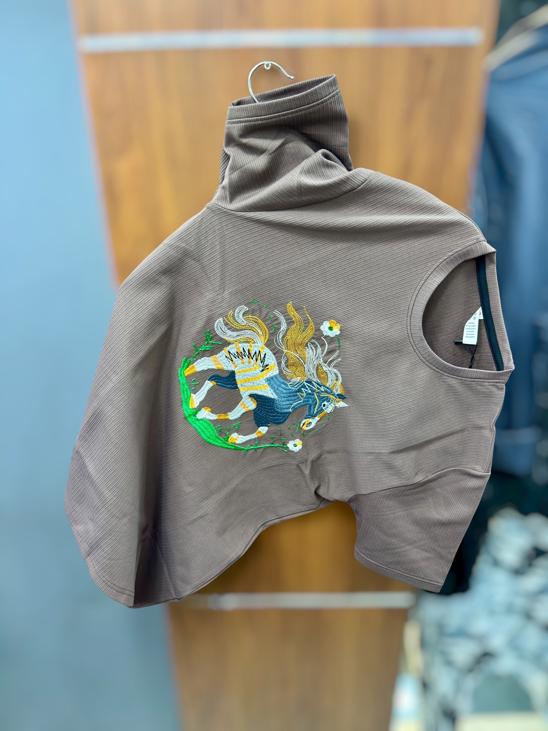 Embroidery T-shirt